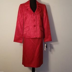Red, 2-piece Lined Skirt Suit, Size 14, BNWT